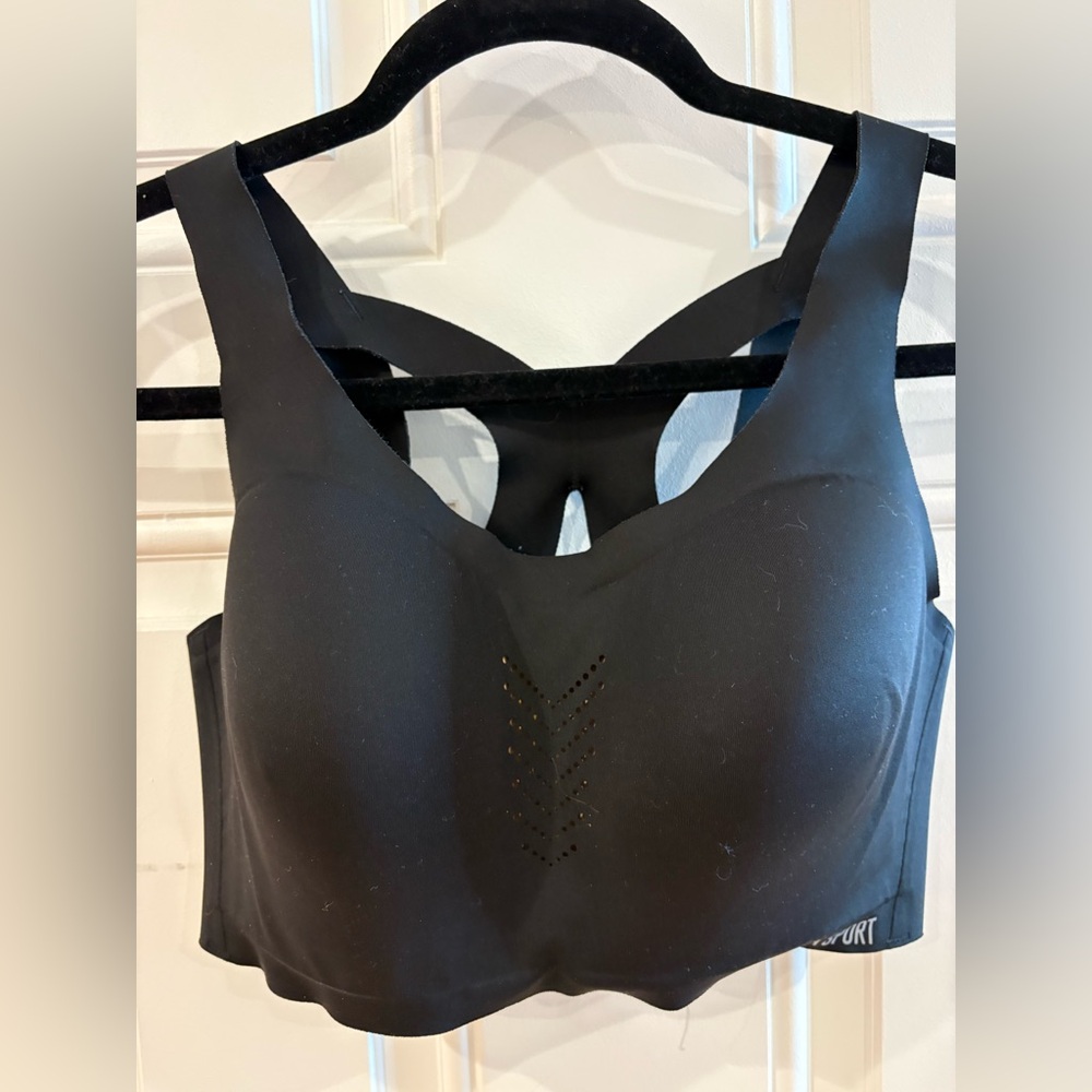 Victoria Secret Seamless Black Sports Bra Racerback 34DD